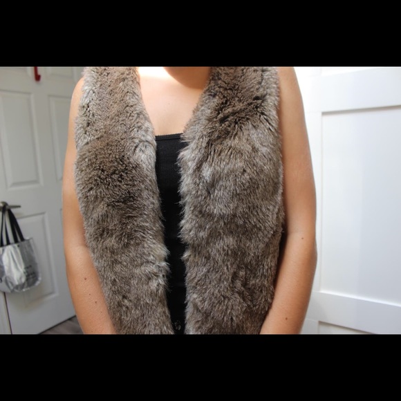 Faux fur vest Talula - Picture 3 of 3